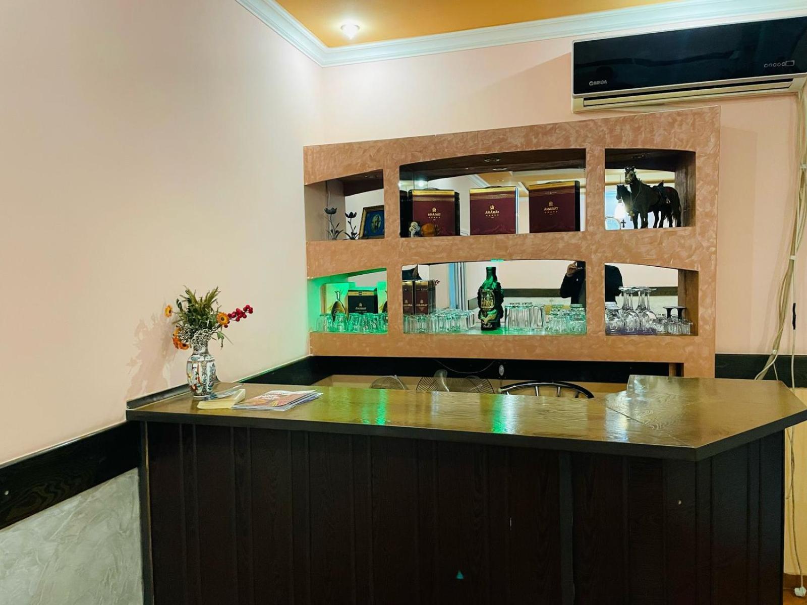 Aero Hotel Tour Armenia P'arak'ar Zewnętrze zdjęcie